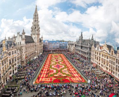 ساخت فرش ترکی عظیم با هزاران گل 1