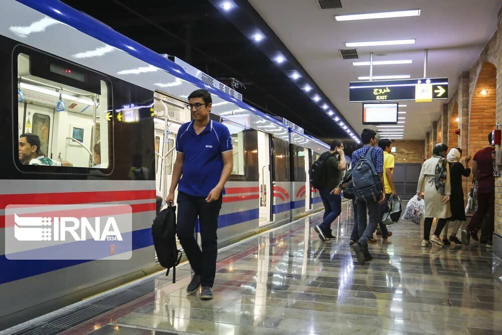 تعداد سرویس‌های مترو تهران به یک سوم کاهش یافت 
