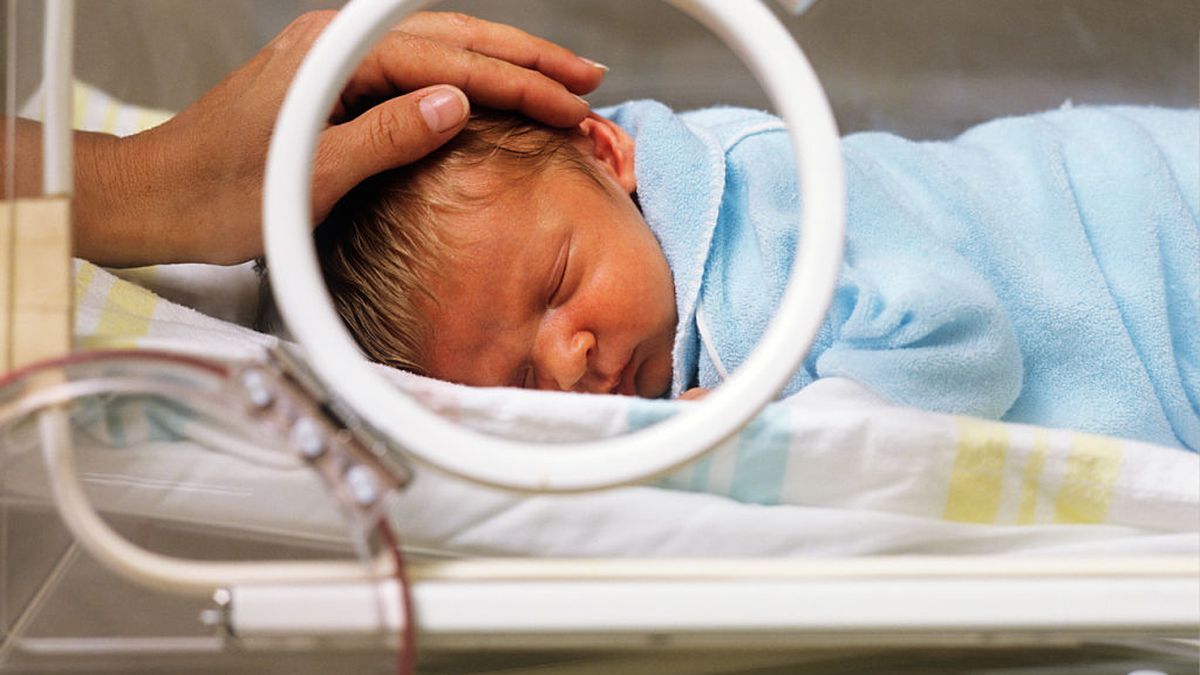 انتقال ویروس کرونا از رحم مادر به نوزاد وجود دارد؟ 