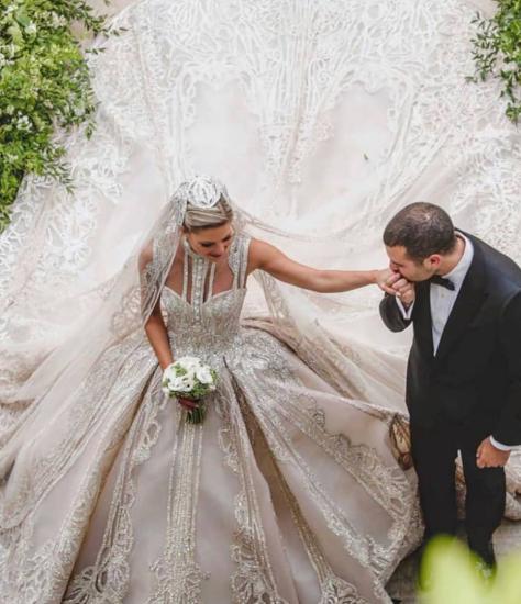 گرانترین لباس عروس که دوختنش 700 ساعت طول کشید (عکس) 1