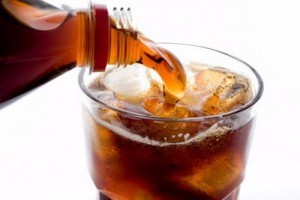 7 دلیل جدی برای جلوگیری از نوشیدن نوشیدنی‌های گازدار 