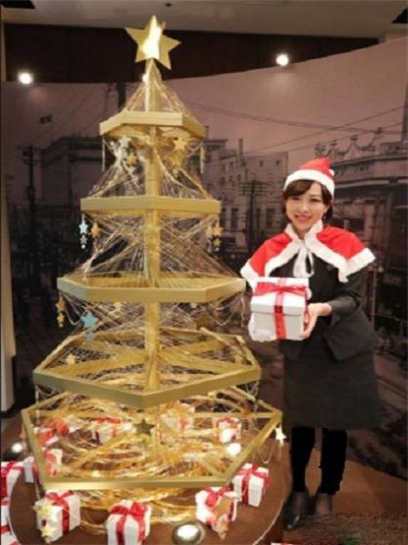 درخت کریسمس ساخته شده از طلا خالص + عکس 1