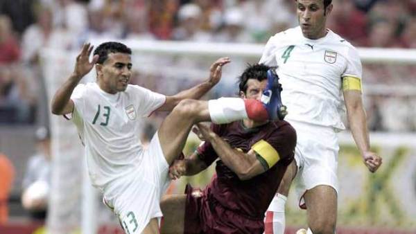 یازده سالگی پرحاشیه ترین بازی ایران در تاریخ جام جهانی؛ لگدباران ایرانی 1