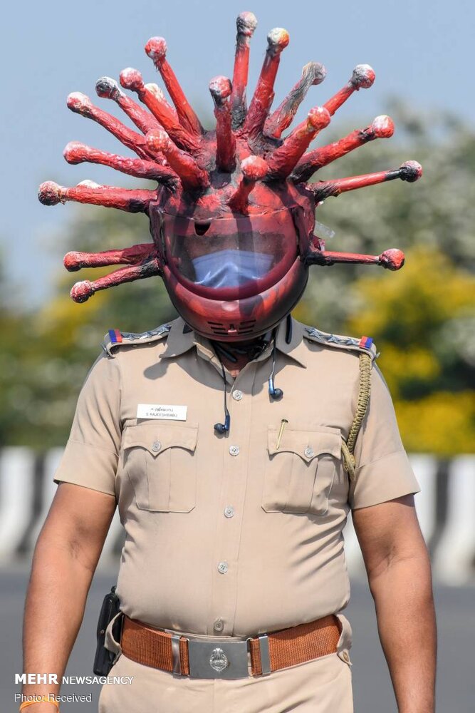 ظاهر عجیب پلیس مبارزه با کرونا در هند 1