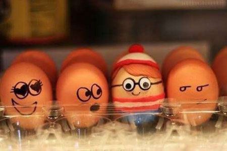 عکس های خنده دار از تخم مرغ های رنگ شده و جالب 1