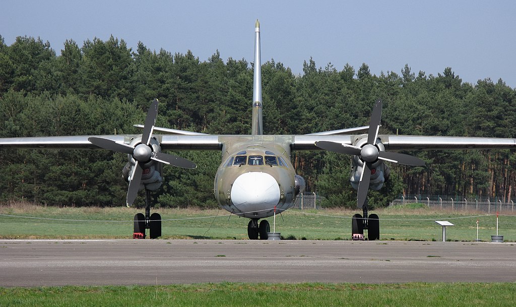 -عکس هایی از هواپیما ترابری نظامی آنتونوف ای‌ان-۲۶- 1