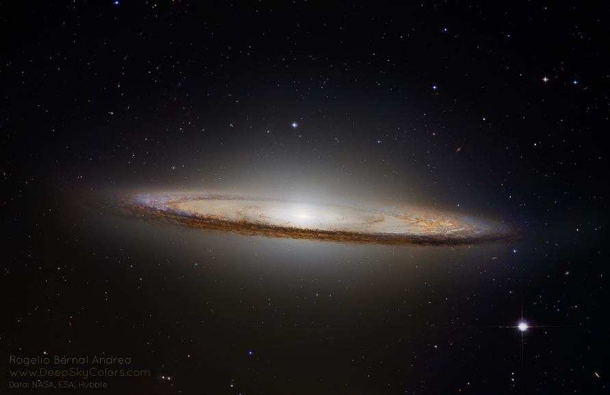 نمایی زیبا از کهکشان کلاه مکزیکی 1
