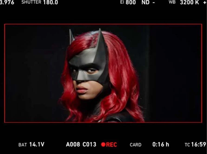 اولین تصویر از فصل دوم سریال Batwoman منتشر شد 1