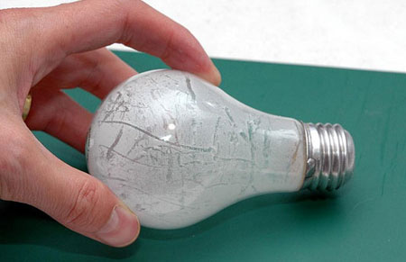 آموزش تصویری ساخت چراغ نفتی با لامپ سوخته 1