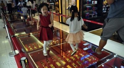 مسیری از شمش طلا برای گذر مشتریان در چین !! 1